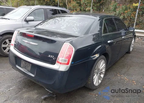 2013 Chrysler 300C John Varvatos Luxury Edition из США, поврежденный, VIN 2C3CCADT0DH711668